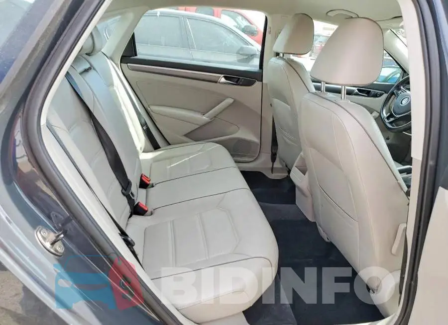 1VWDT7A37HC063291 Photo# 10