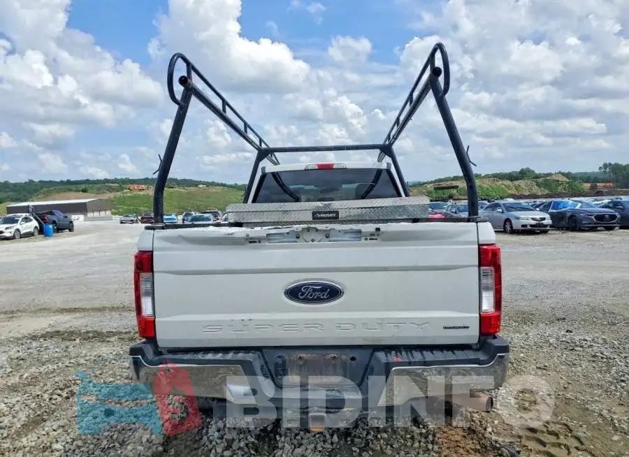 1FT7X2A6XKEF79383 Photo# 6
