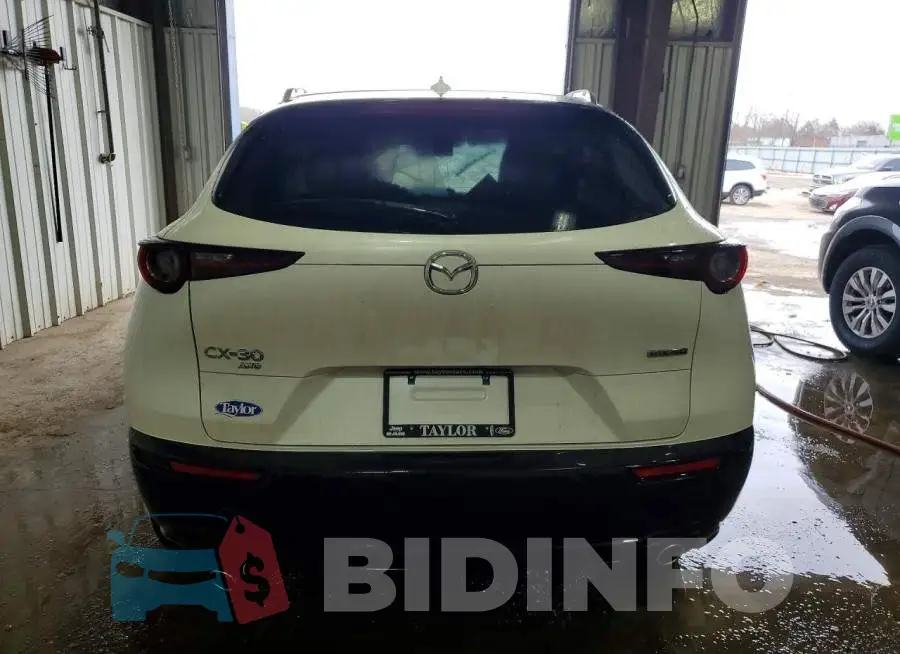 3MVDMBDL4MM239624 Photo# 6