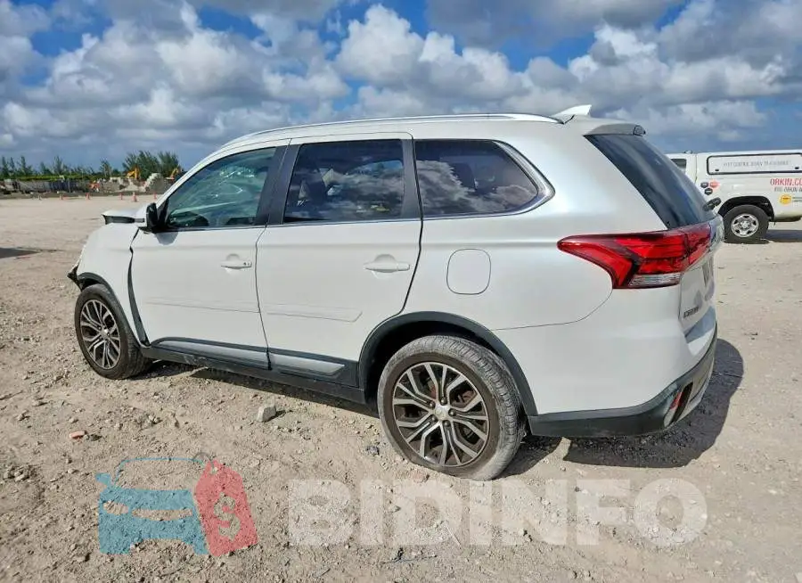 JA4AD3A35JZ026698 Photo# 2