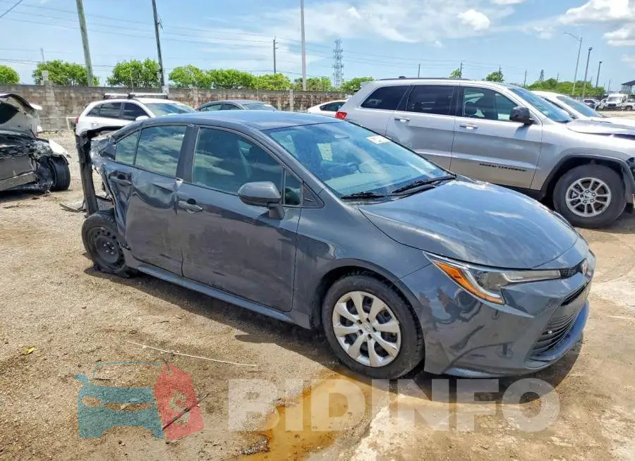 5YFB4MDE9RP218631 Photo# 4