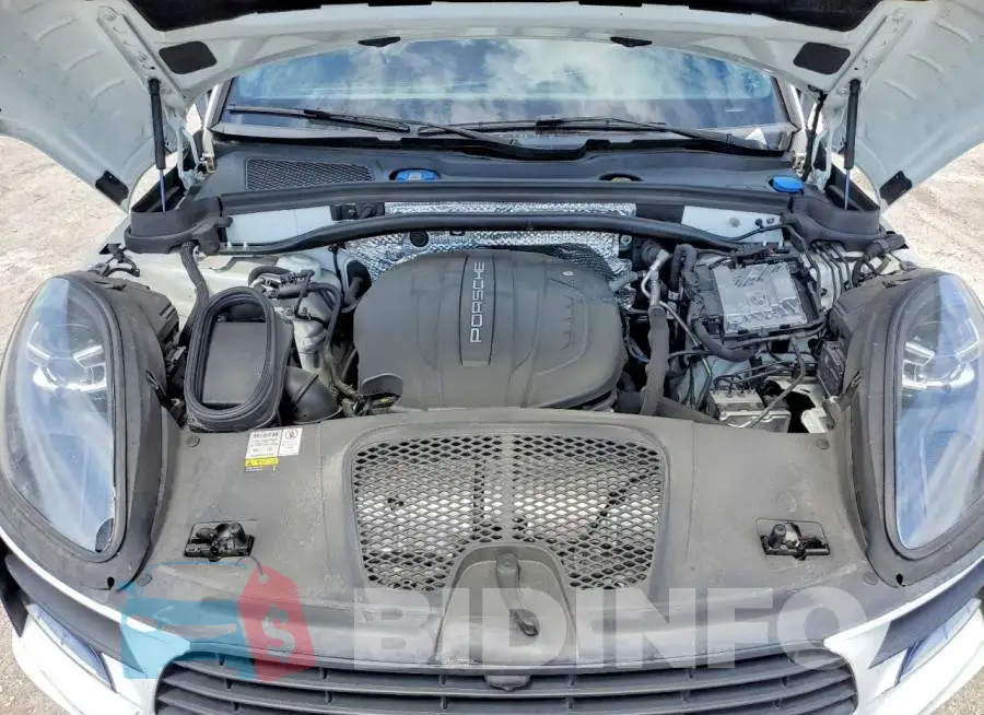 WP1AA2A53MLB15816 Photo# 12