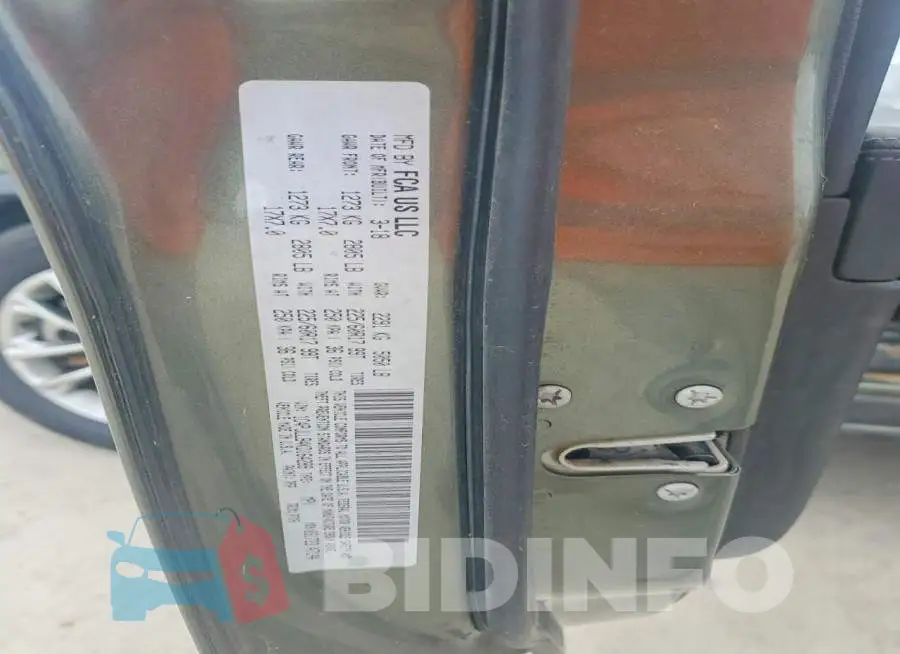1C4PJLLB4KD164289 Photo# 13