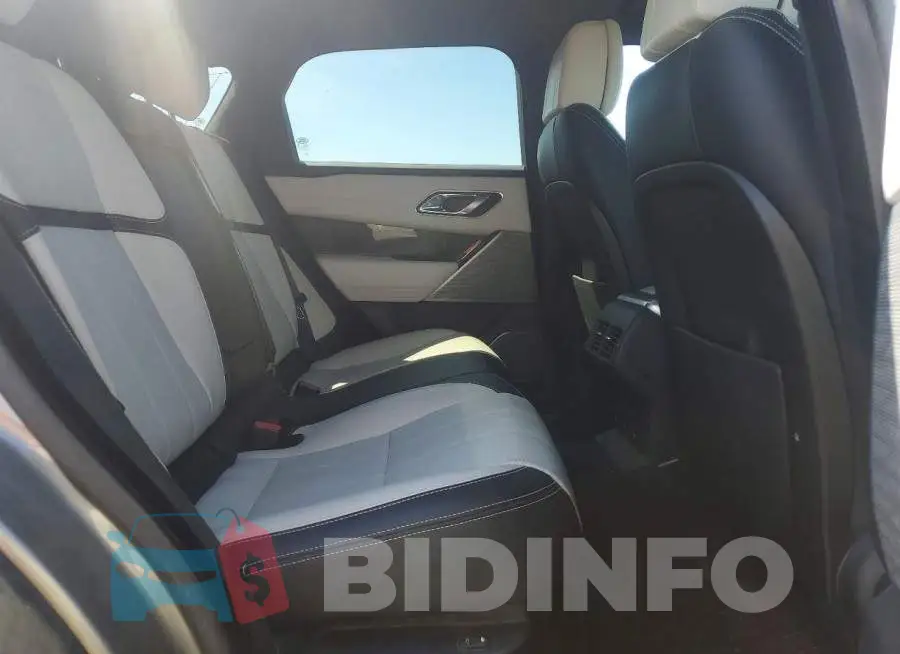 SALYM2RV4JA757201 Photo# 11