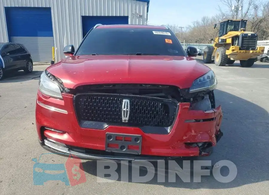 5LM5J7XC9LGL23138 Photo# 5