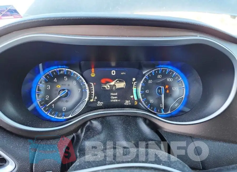 2C4RC1EG2HR528540 Photo# 9