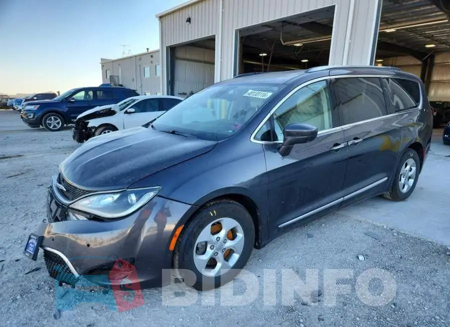 2C4RC1EG2HR528540 Photo# 1