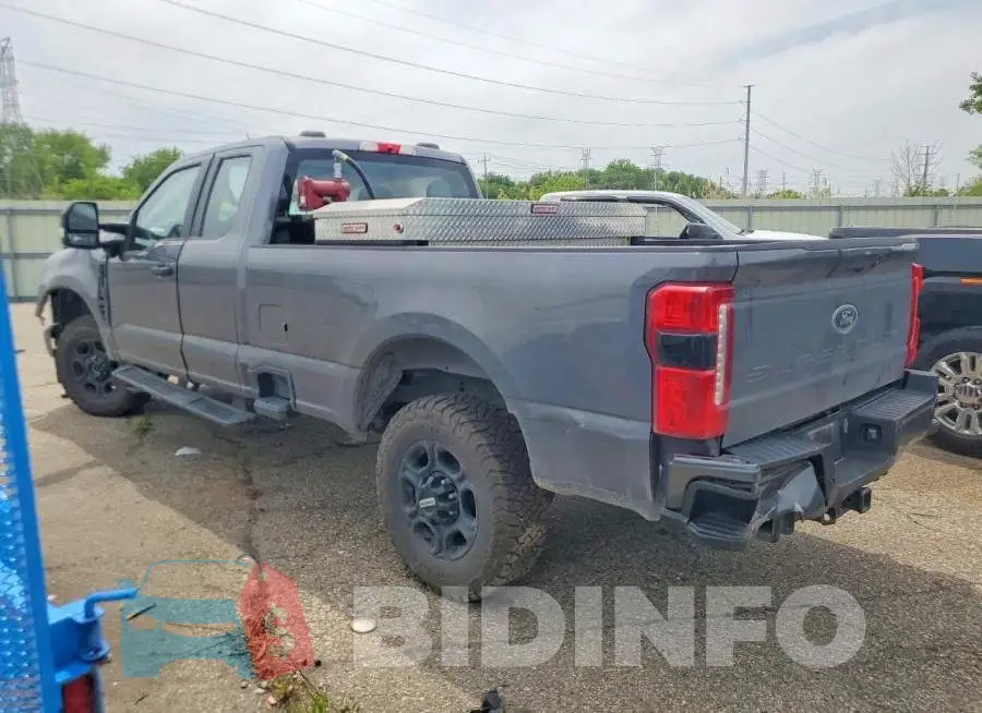 1FT8X2BN4PED41563 Photo# 2