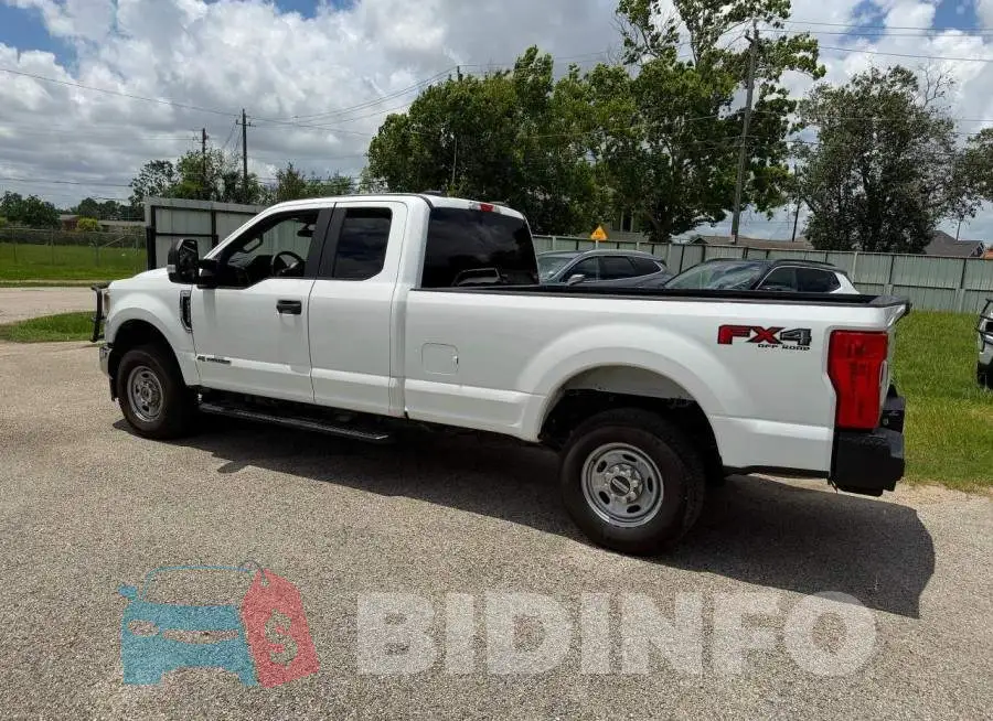 1FT8X2BT0NED76712 Photo# 3