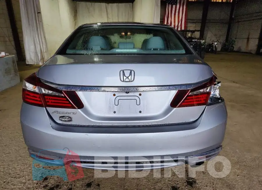 1HGCR2F32HA287462 Photo# 6