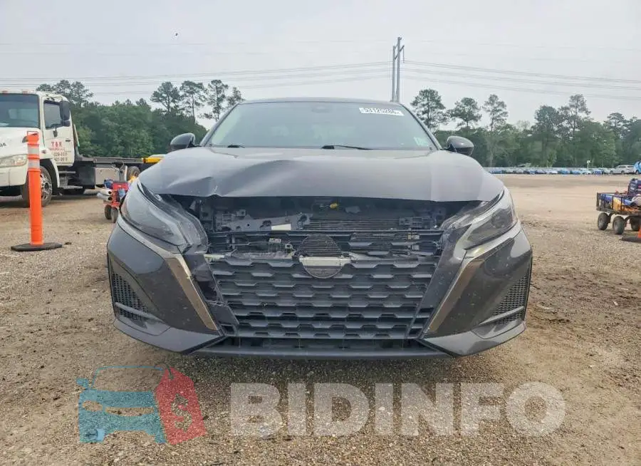 1N4BL4CV4PN378193 Photo# 5