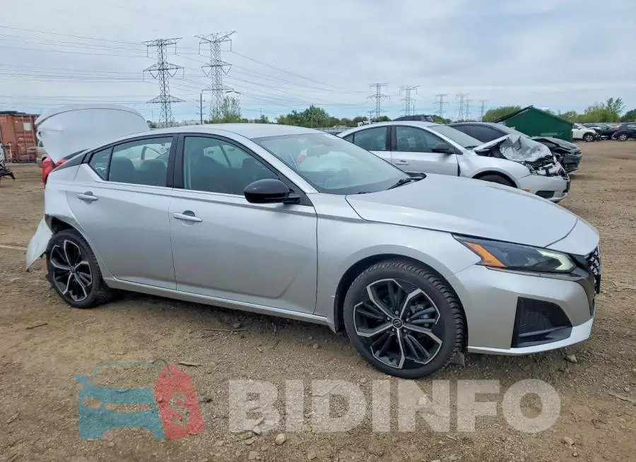 1N4BL4CV5PN390613 Photo# 4