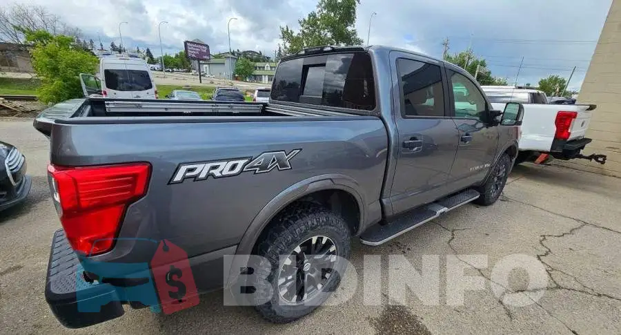 1N6AA1E53JN524384 Photo# 4