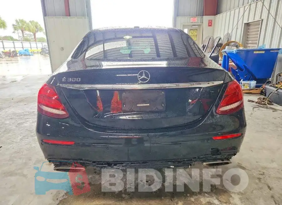 WDDZF4JB9KA682893 Photo# 6