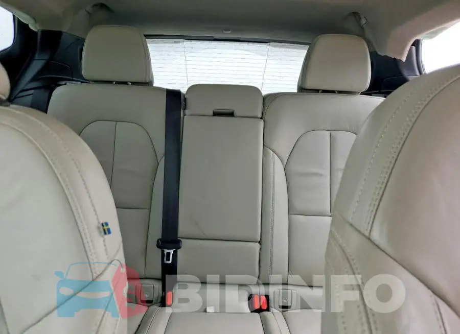 YV4162UK3N2744176 Photo# 10