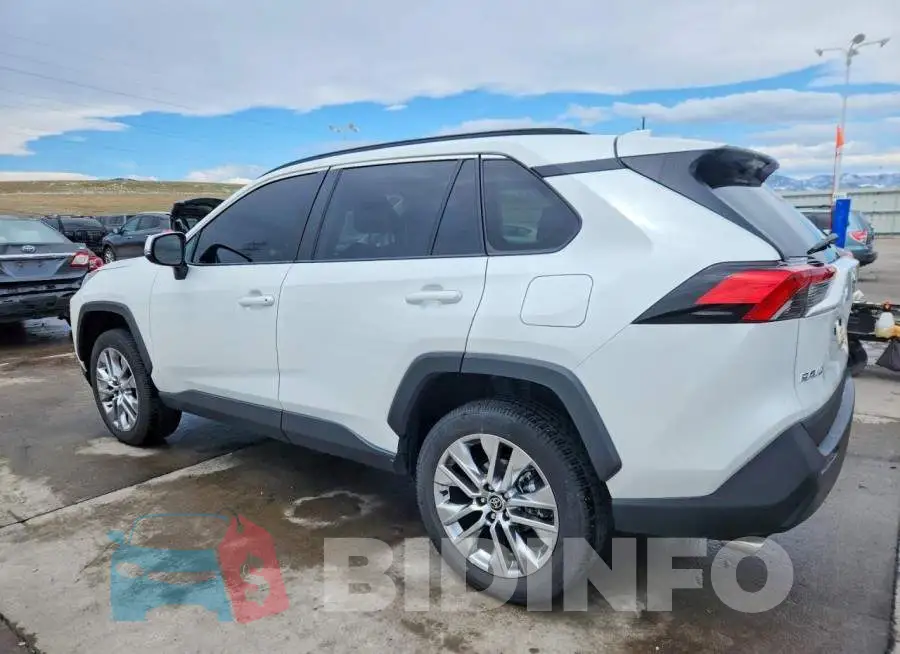 2T3A1RFV8RW422647 Photo# 2
