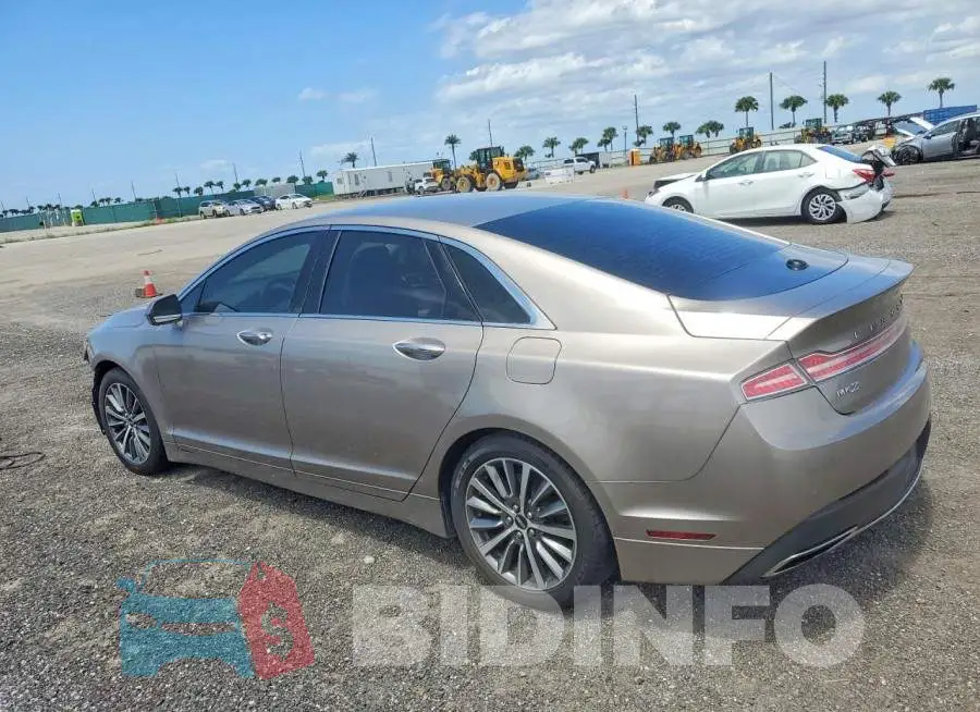 3LN6L5LU8JR618094 Photo# 2