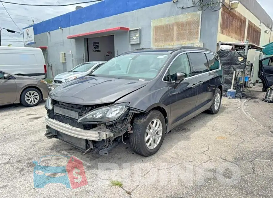 2C4RC1CG9JR288914 Photo# 2