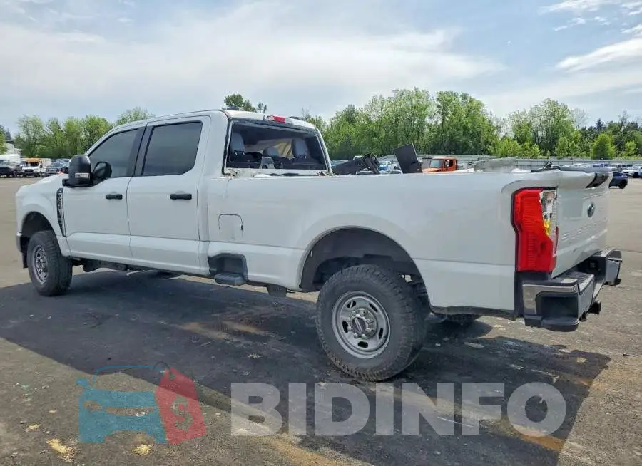 1FT7W2BA8RED47123 Photo# 2