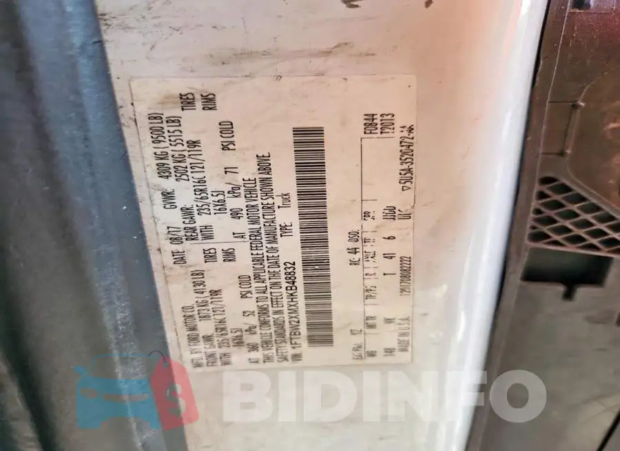 1FTBW2XMXHKB48832 Photo# 13