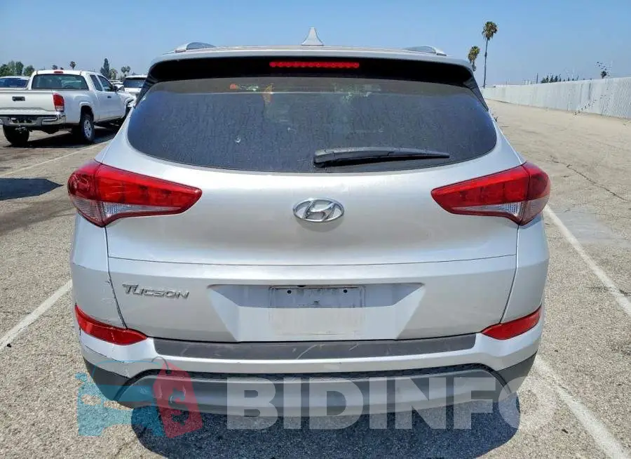 KM8J33A47JU791941 Photo# 6