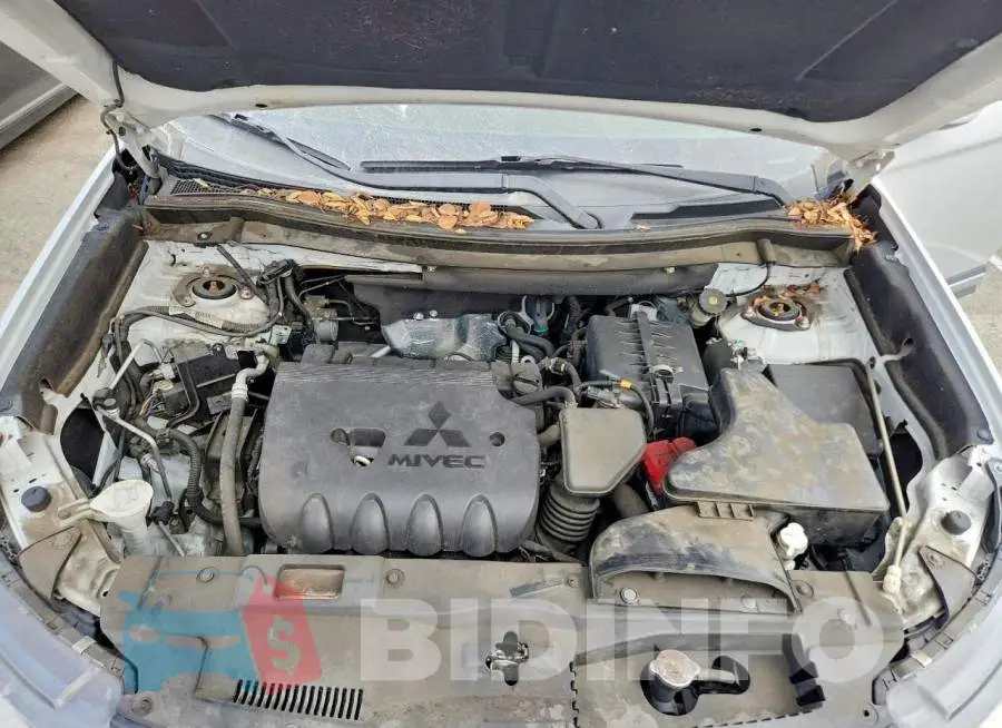 JA4AD3A36JZ004788 Photo# 12