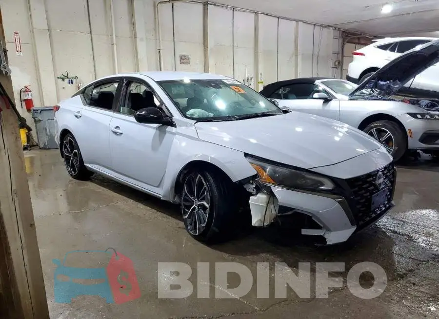 1N4BL4CV1PN364011 Photo# 4
