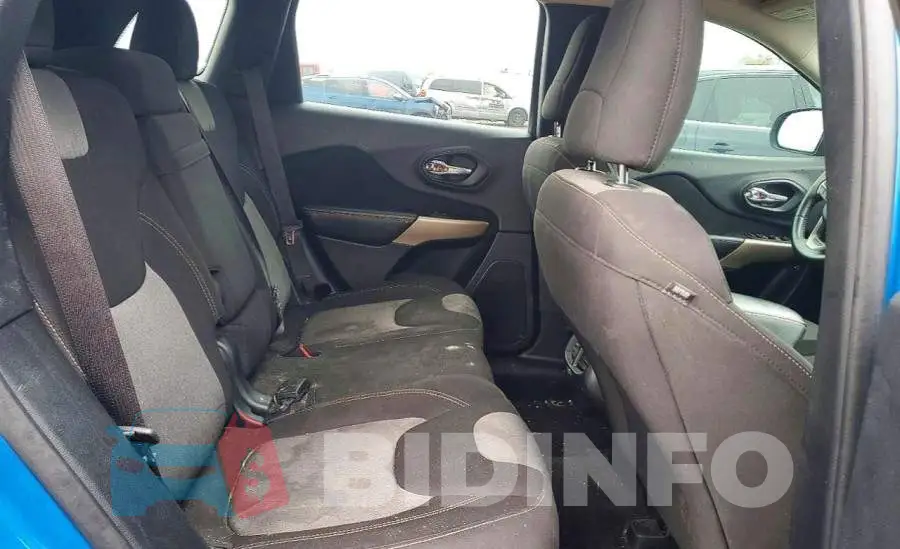 1C4PJLCB7JD540482 Photo# 11