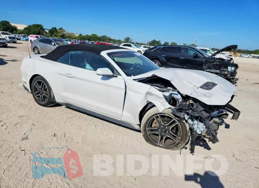 1FATP8UH8M5111773 Photo# 4