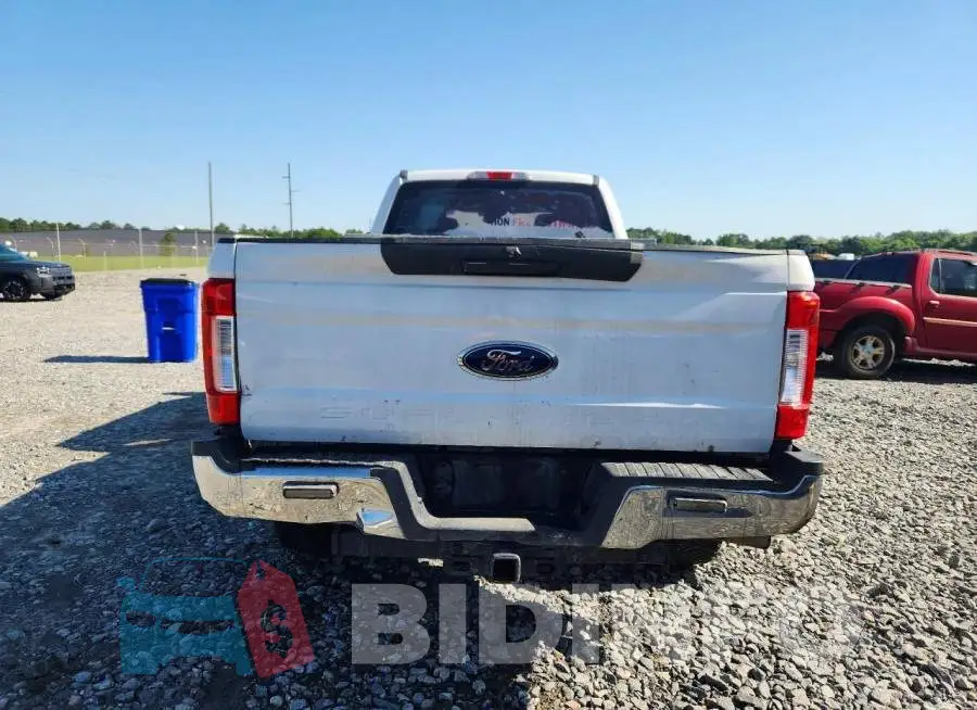 1FT7W2BT5JEB16217 Photo# 6