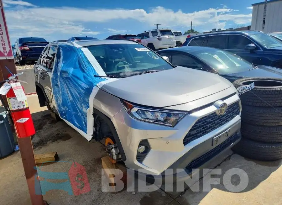 2T3C1RFV9KW051724 Photo# 4