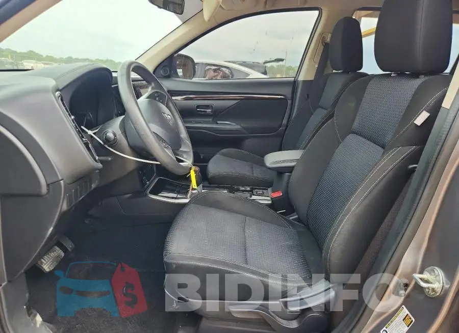 JA4AD2A38KZ055804 Photo# 7