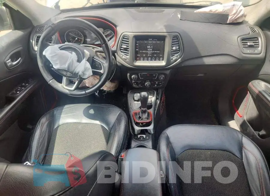3C4NJDDB6LT126716 Photo# 8