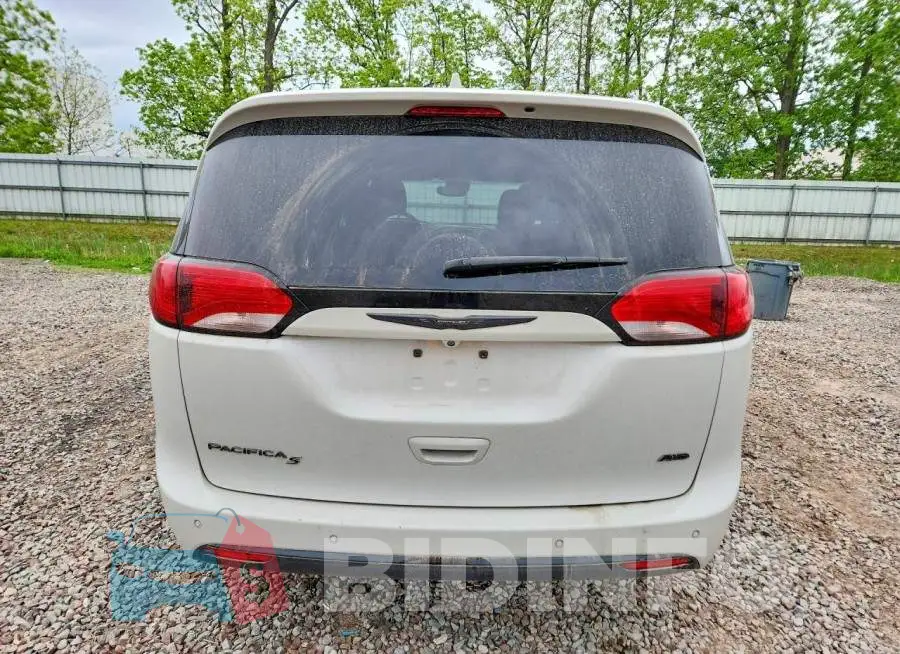 2C4RC3BG2LR268066 Photo# 6
