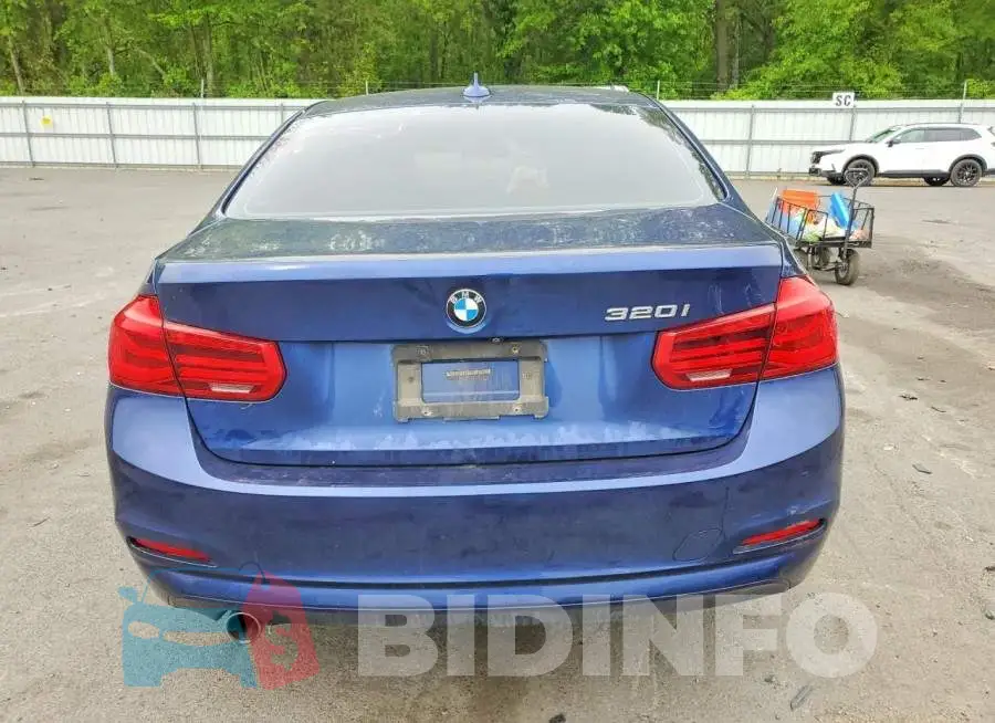 WBA8E1G58JNU89440 Photo# 6