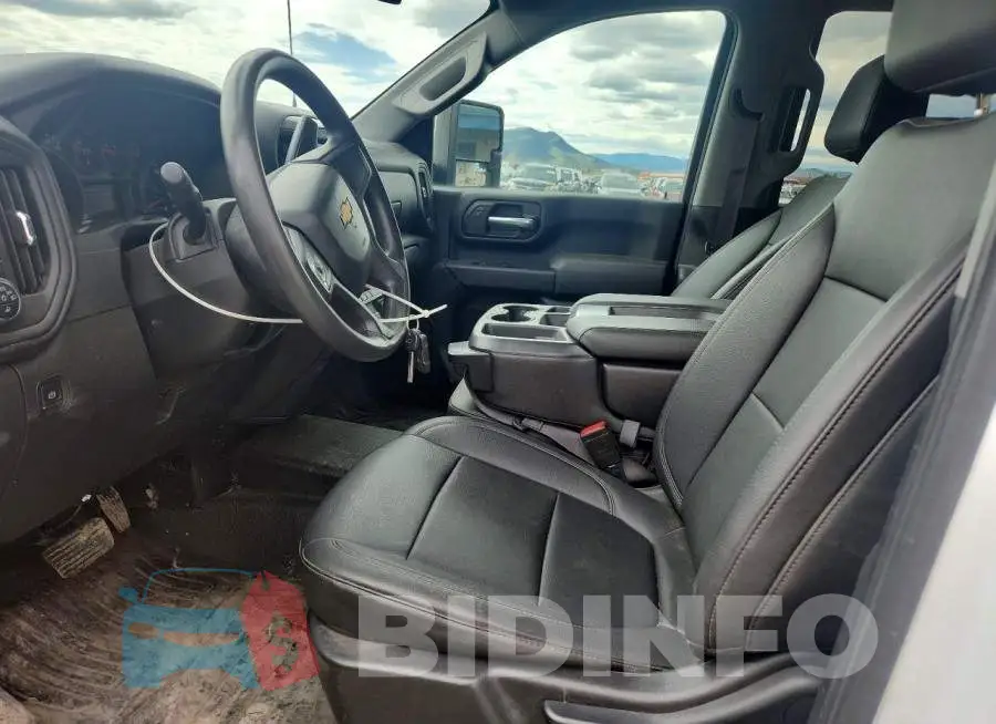 1GC4YLEY2NF186946 Photo# 7