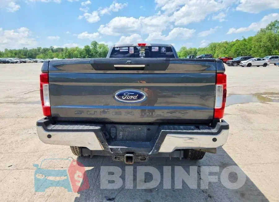 1FT7W2BT2JEB88816 Photo# 6