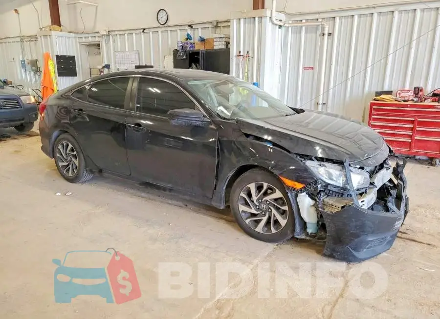 19XFC2F71HE079330 Photo# 4