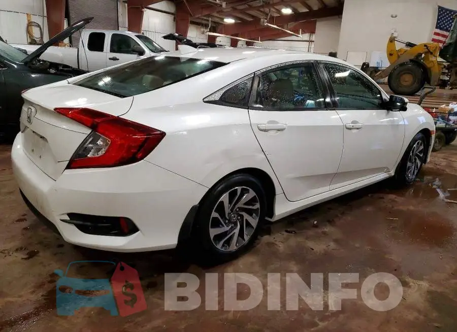19XFC2F82HE050024 Photo# 3