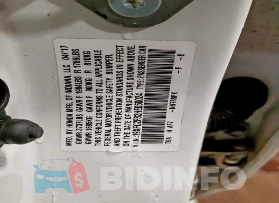 19XFC2F82HE050024 Photo# 12