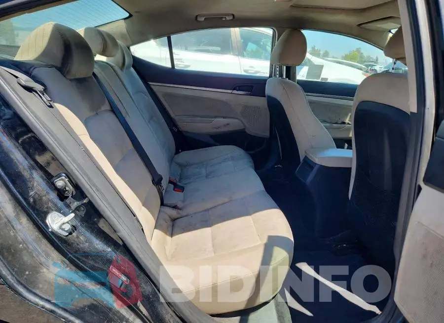 5NPD84LF5JH328827 Photo# 10