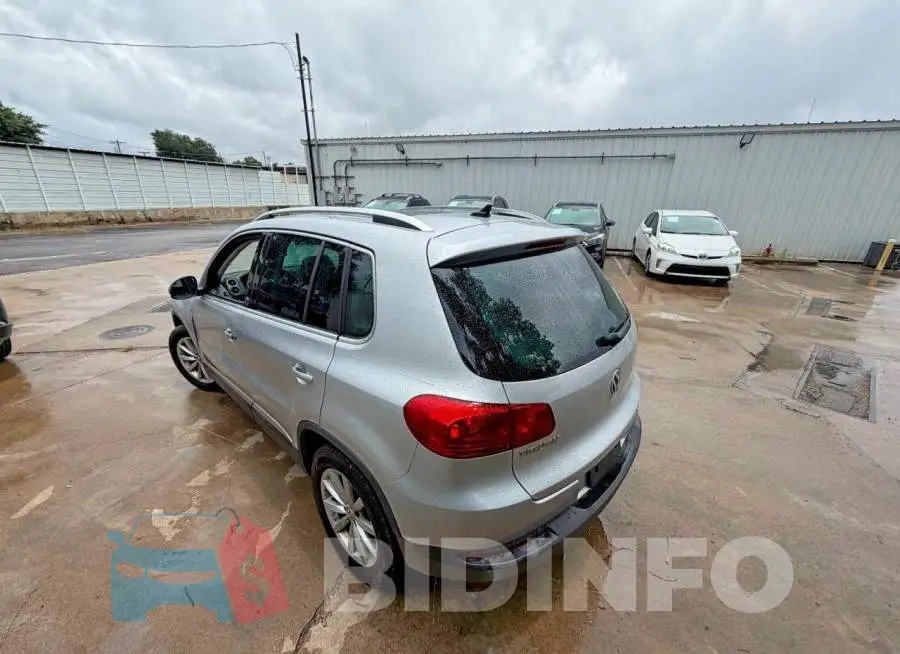 WVGRV7AX3HW506147 Photo# 3