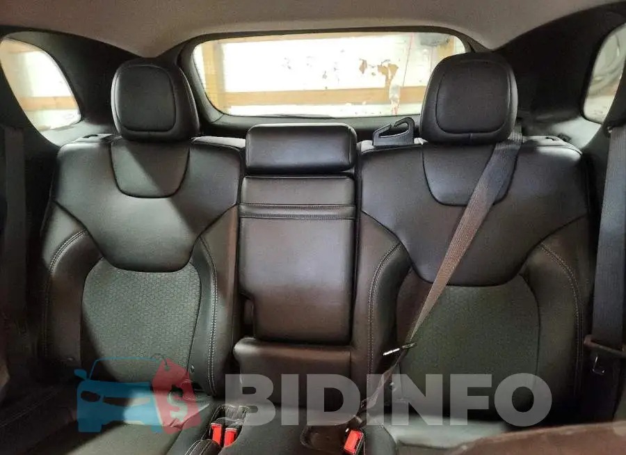 1C4PJLLX1KD360444 Photo# 10
