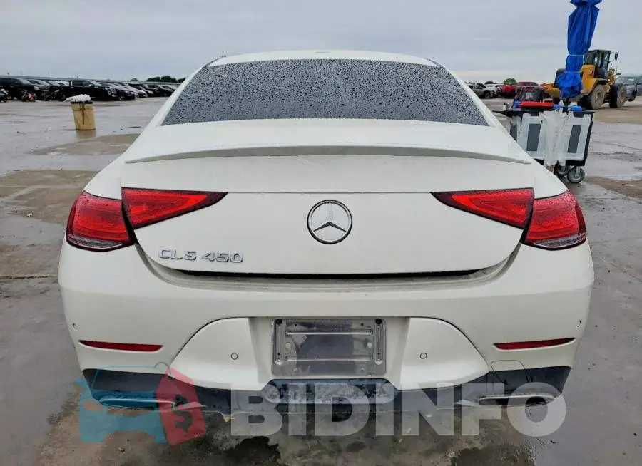 WDD2J5JB0KA044019 Photo# 6