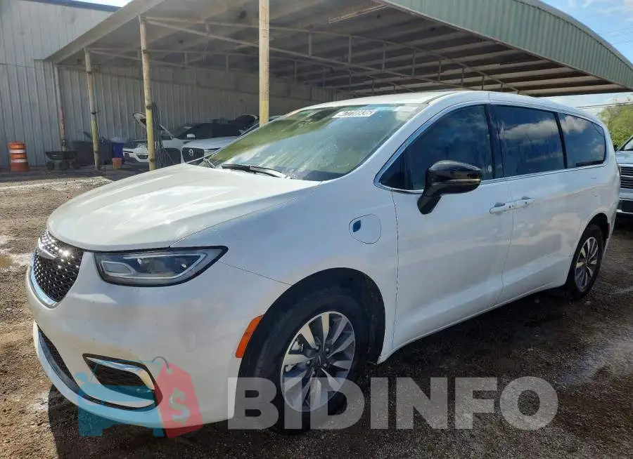2C4RC1S70SR573794 Photo# 1