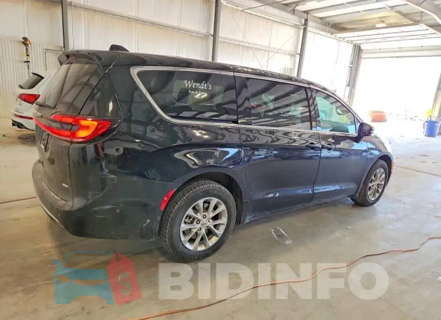 2C4RC3BG4RR161352 Photo# 3