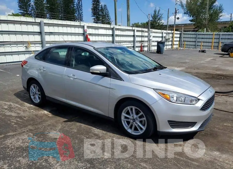 1FADP3F26HL337845 Photo# 4
