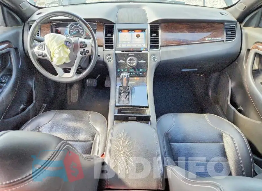 1FAHP2F82KG114184 Photo# 8