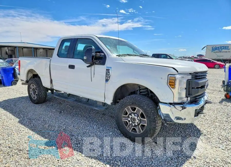 1FT8X3B61JEC25243 Photo# 4