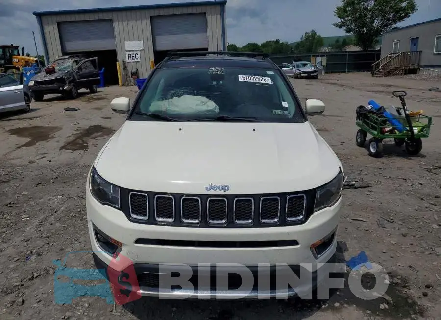 3C4NJDCB2JT478870 Photo# 5